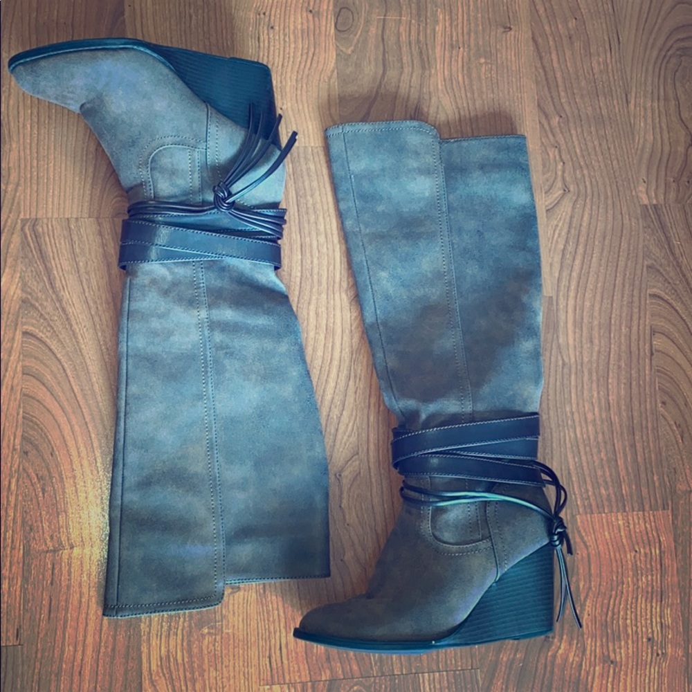 Never worn wedge boots